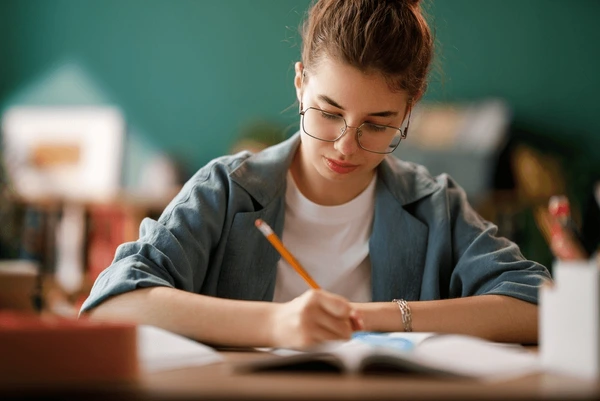 Curs ChatGPT – Ghid Complet pentru Utilizarea Inteligenței Artificiale în 2026 1