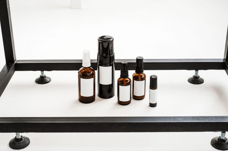 Cat timp rezista, de fapt, cosmeticele dupa ce le deschizi Cat timp rezista, de fapt, cosmeticele dupa ce le deschizi